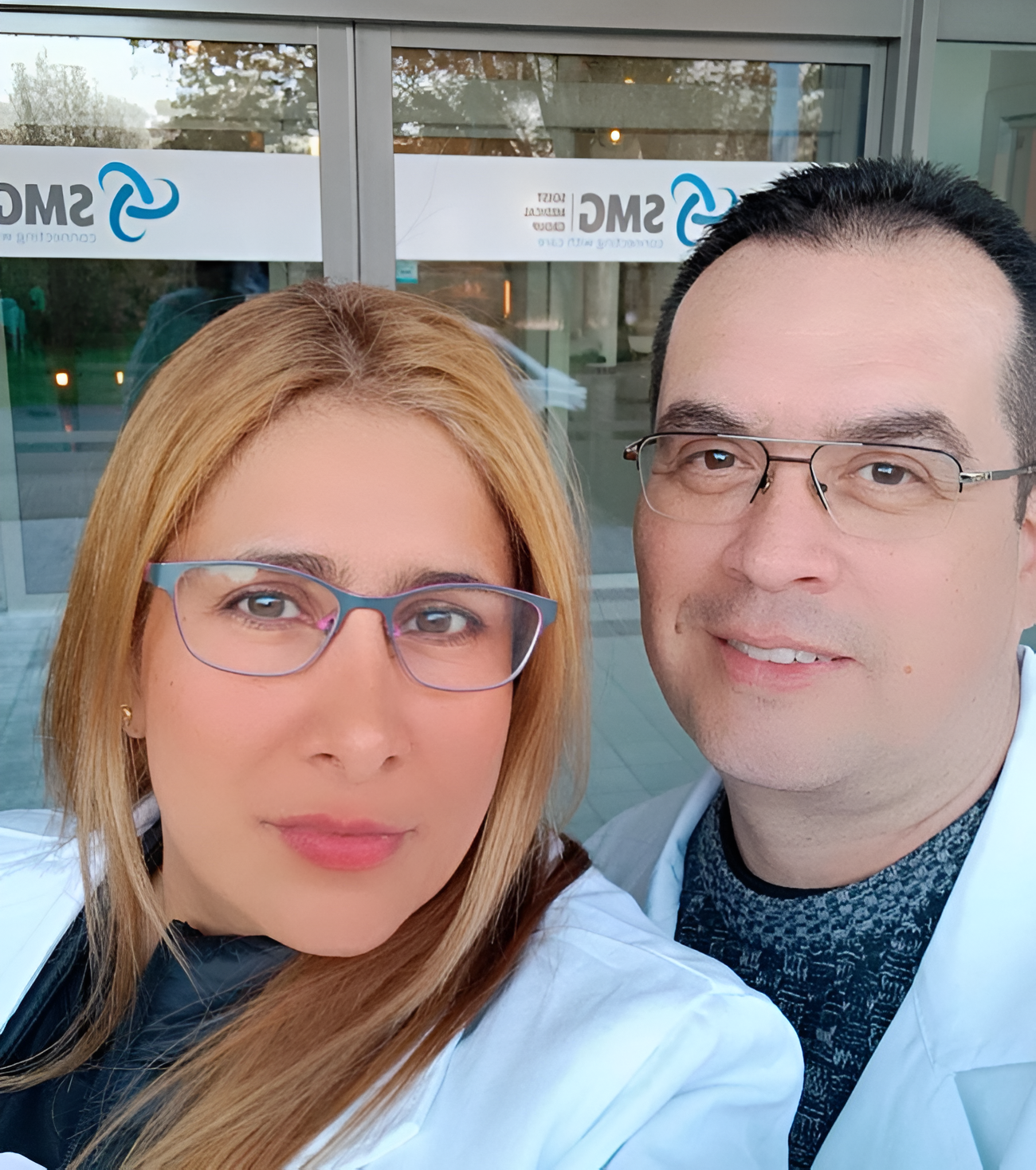 Mauricio González Gerente general y Maribel Martinez Enfermera UdeA Mauricio González Gerente general<br />
y Maribel Martinez Enfermera UdeA<br />